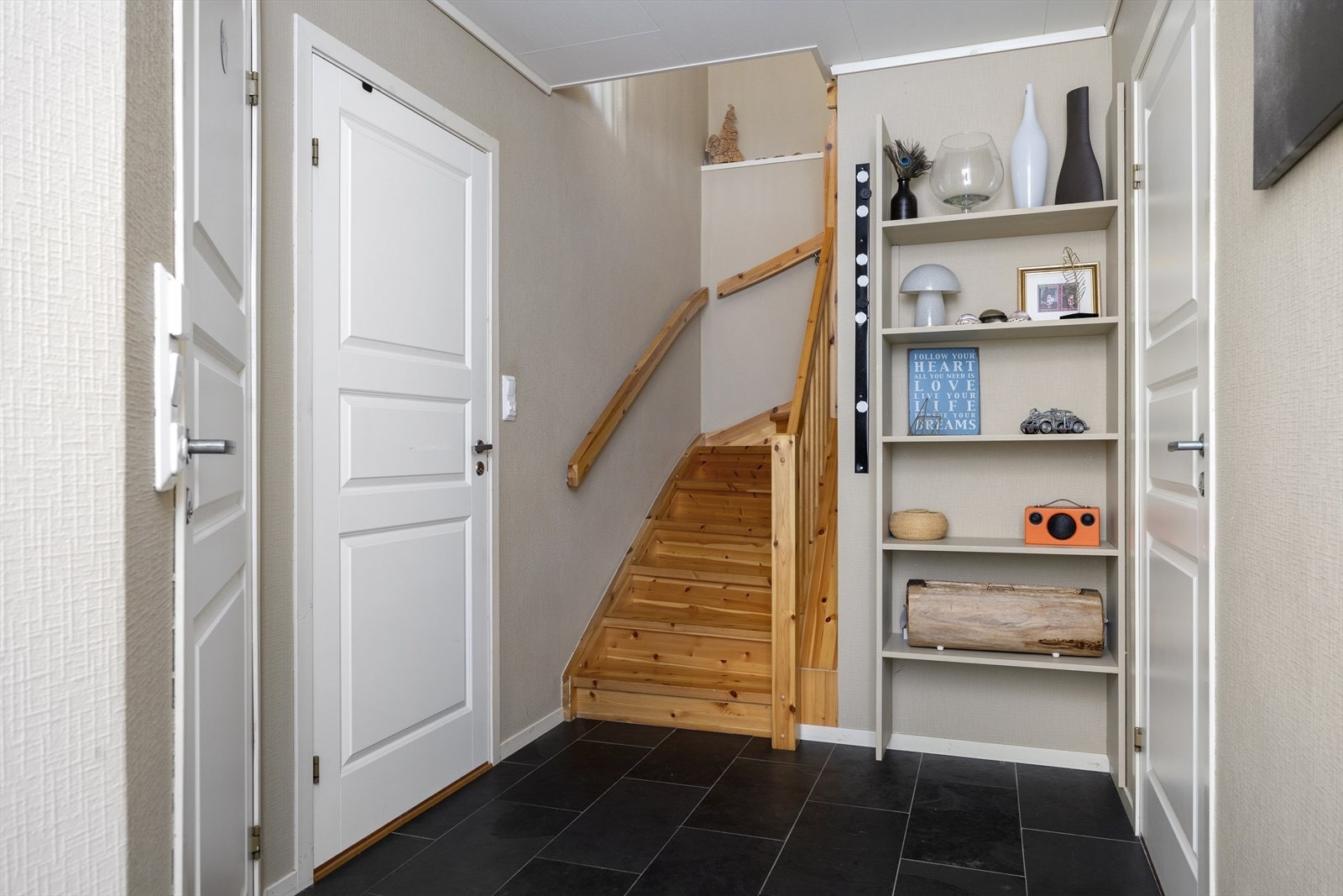 Gang underetasje Galleribilde