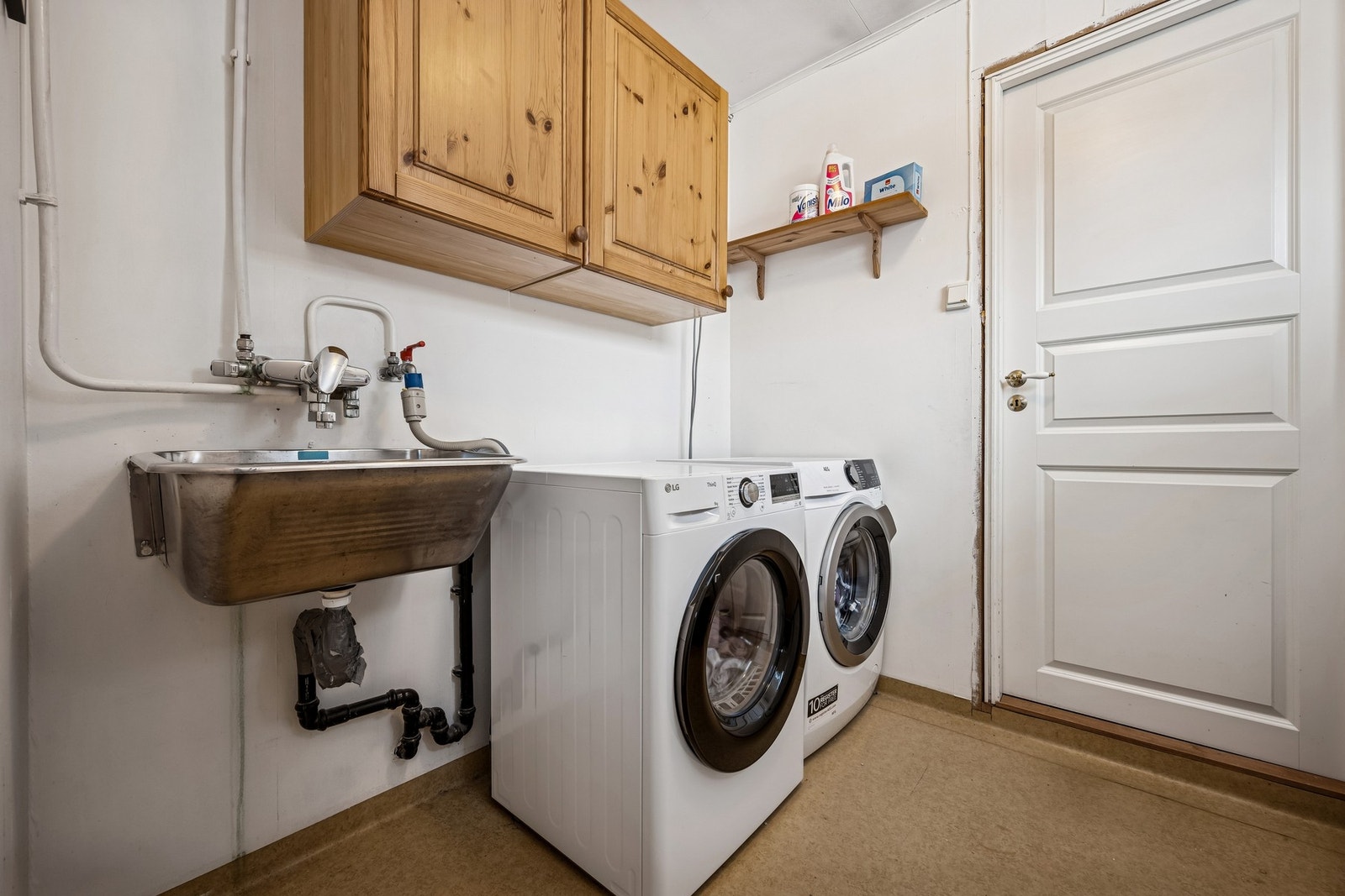 Vaskerom Galleribilde