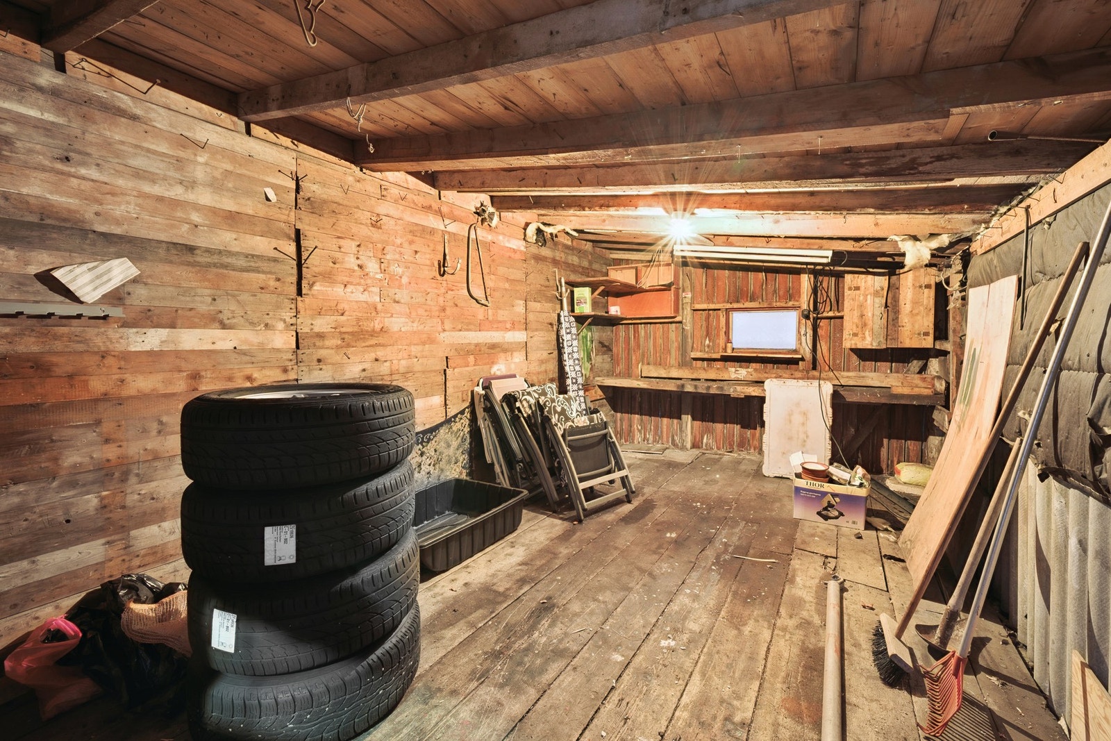 Innvendig frittstående garasje Galleribilde