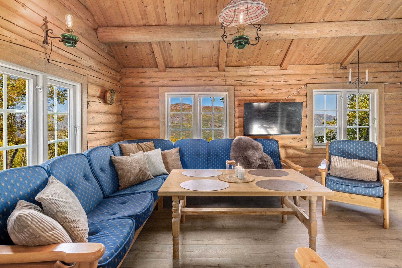 Laminatgulv (2018) med varmefolie - deilig på kalde dager Galleribilde