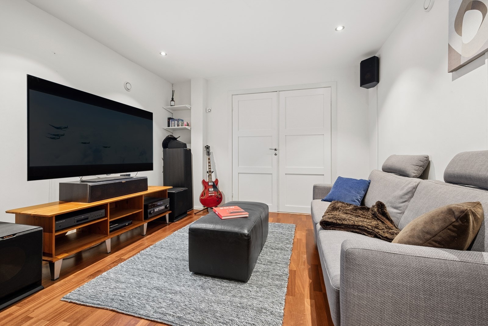 Den perfekte TV-stuen for barn/ungdom eller den sportsinteresserte Galleribilde