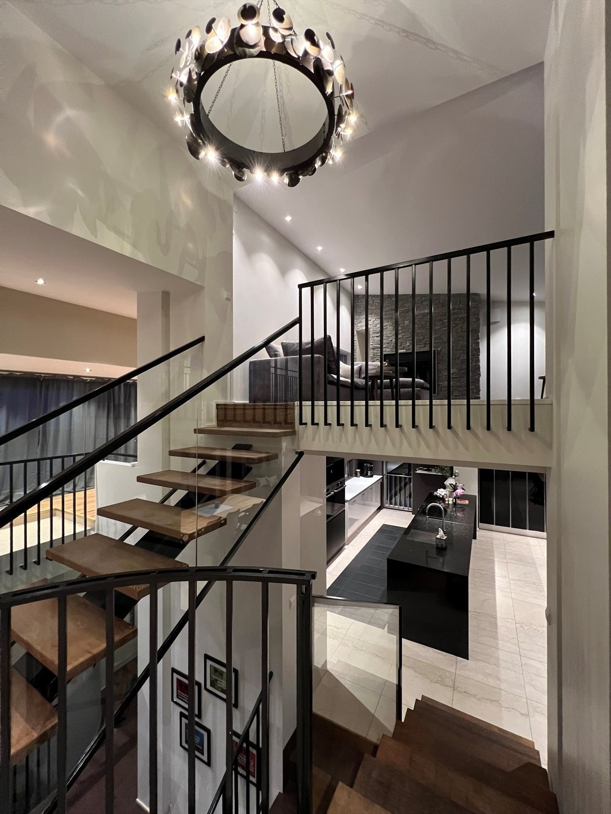 Eksklusiv taklampe fra Ochre inngår ikke Galleribilde