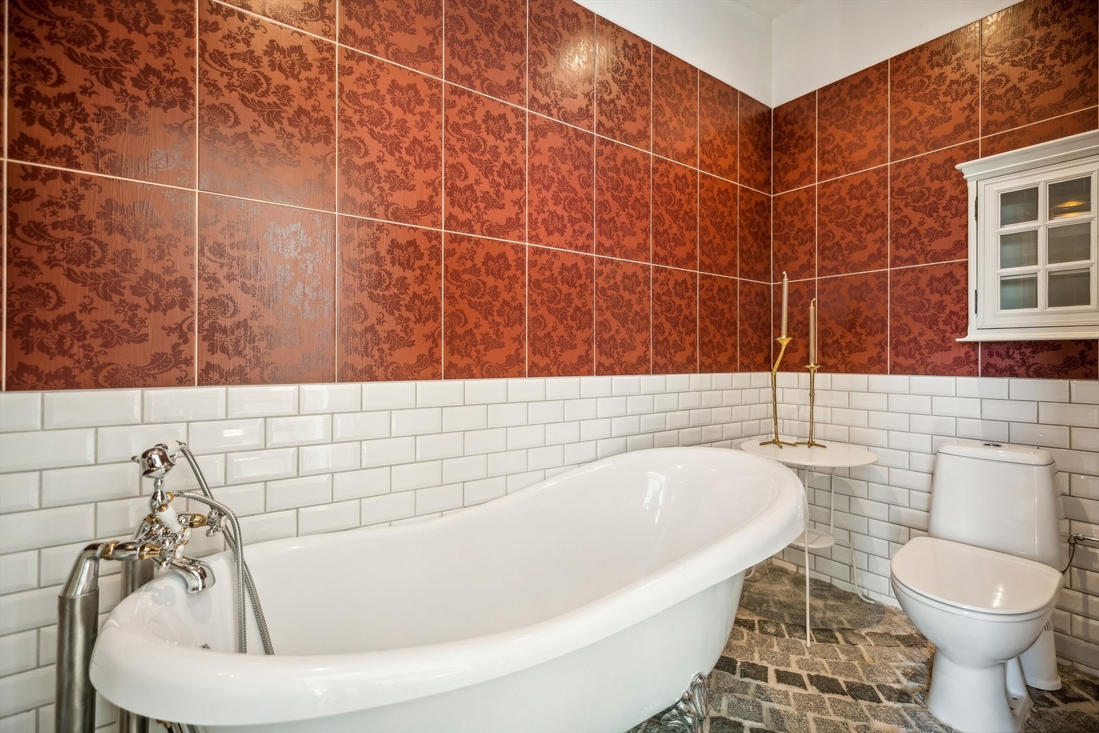 Baderom i 3. etg. med badekar Galleribilde