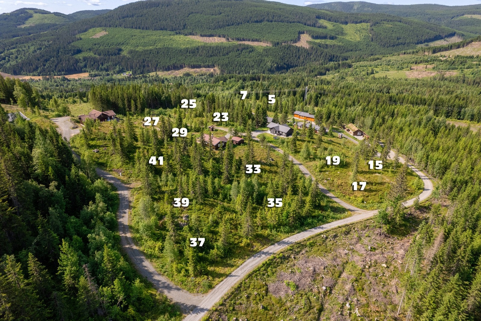 Tomtene er delvis kupert Galleribilde