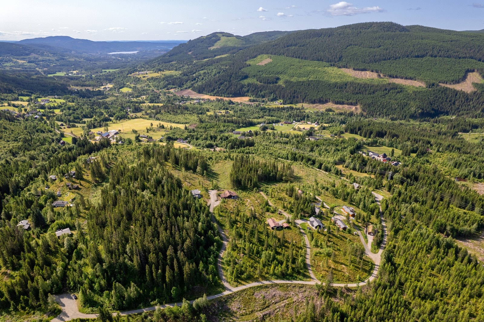 Langrennsløyper rett nedenfor hyttegrenda Galleribilde