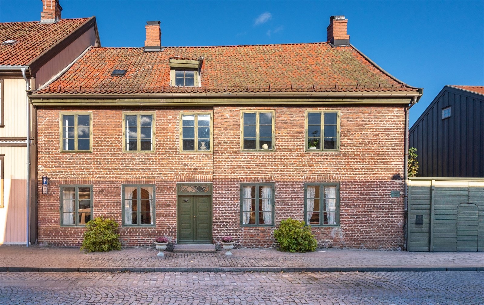 Færgeportgaten 79 ble oppført 1764 og er trolig Gamlebyens eldste privateide bygård. Foto: Espen Gees Galleribilde
