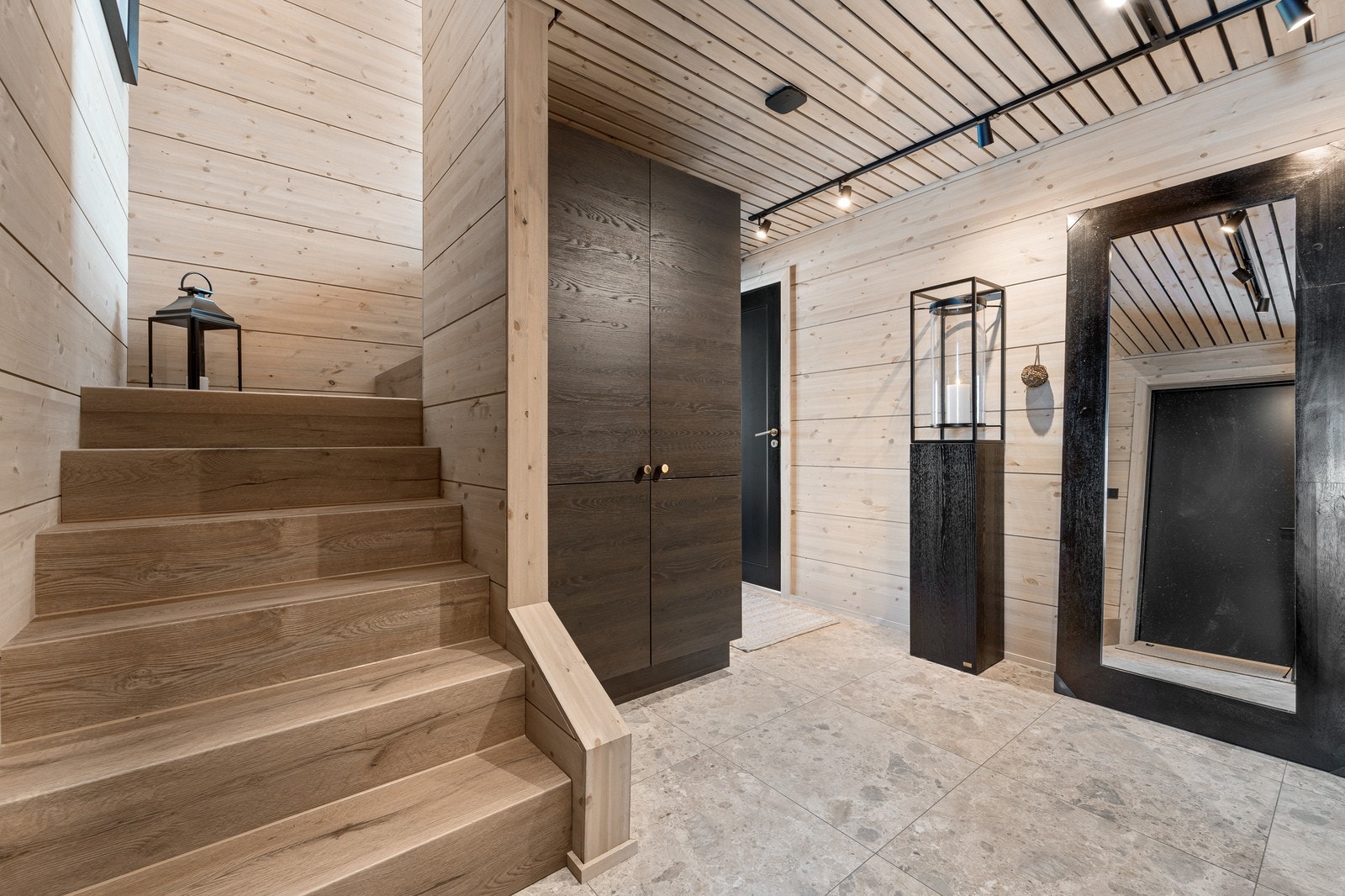 Trapp som medfølger (bilde er fra annen hytte men har identiske kvaliteter) Galleribilde