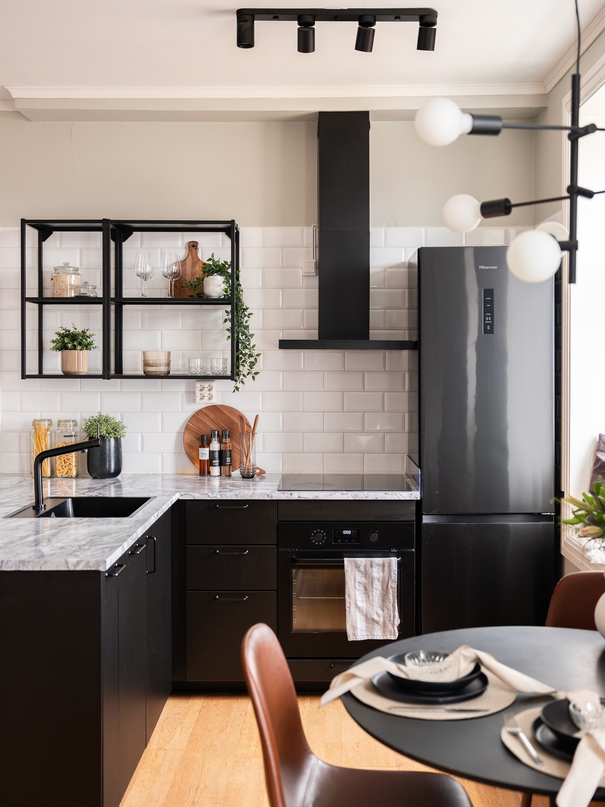 Leiligheten er i god stand og er vurdert til tilstandsgrad 0/1 på 9 av 13 punkter i takstrapporten. Galleribilde