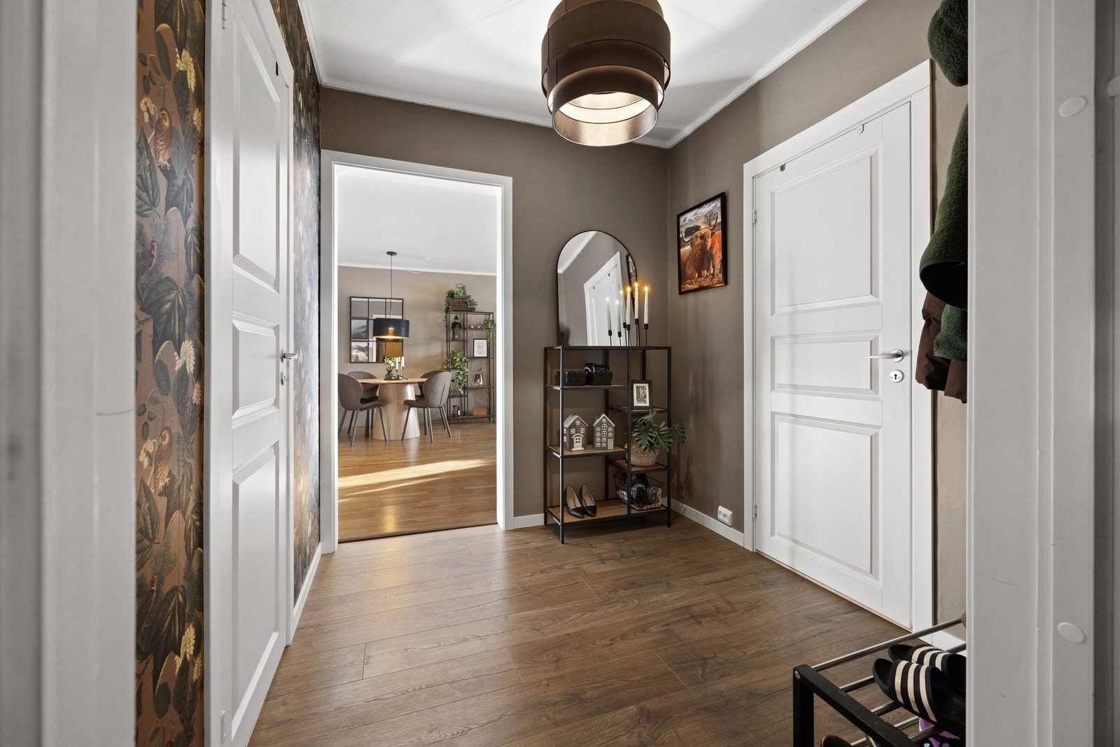 Entré - 4,5 kvm. Galleribilde