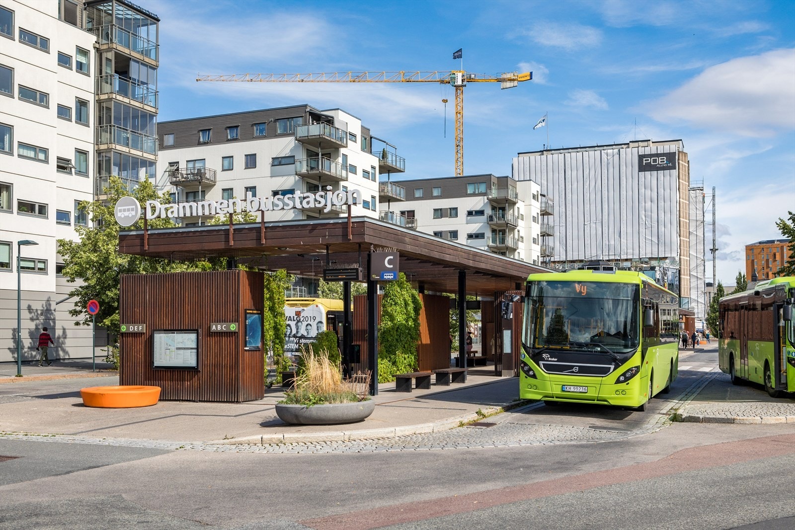 Rett ved leiligheten ligger også busstasjon med hyppige avganger til ulike destinasjoner i byen Galleribilde