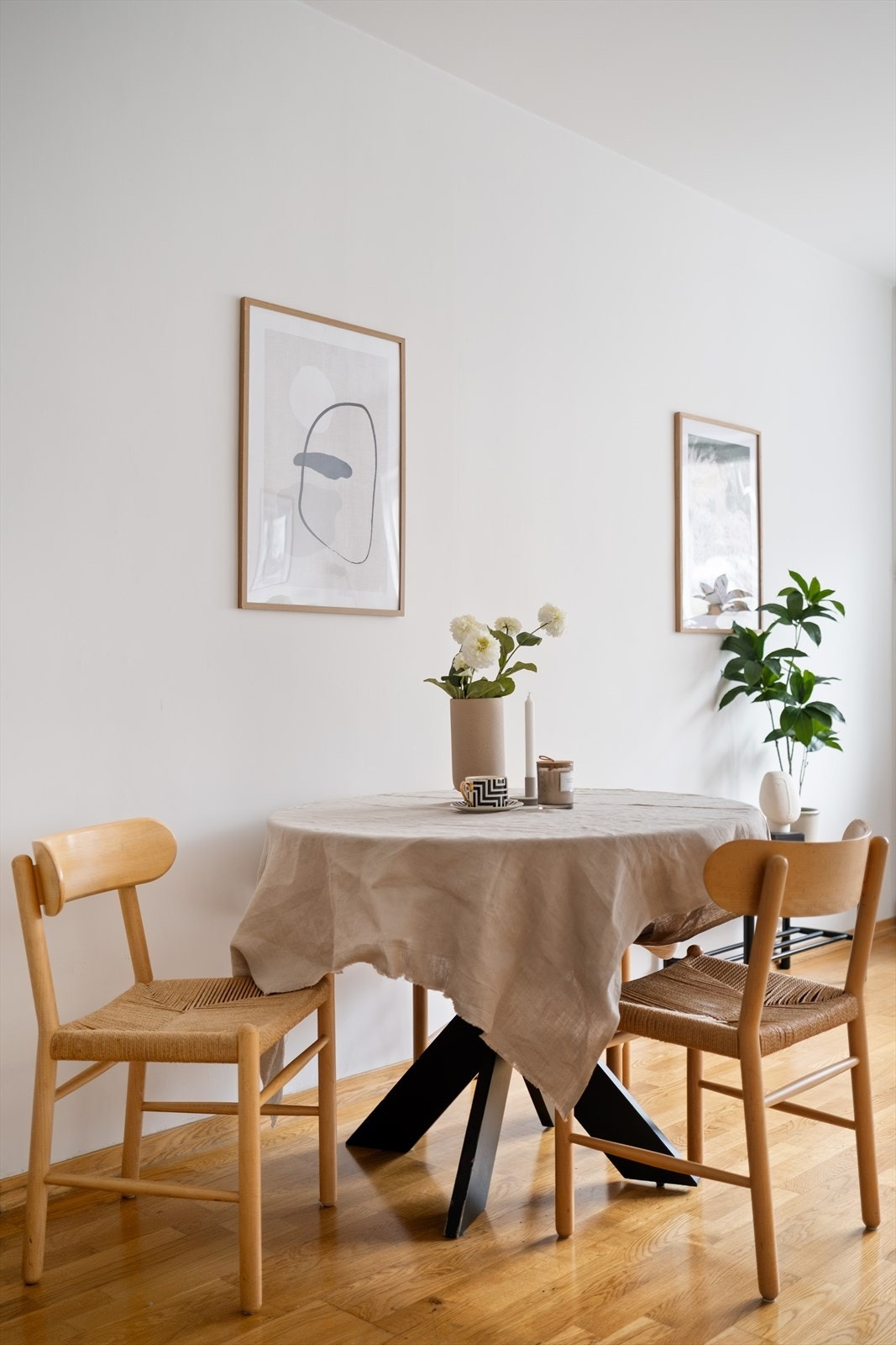 Spisestue. Galleribilde