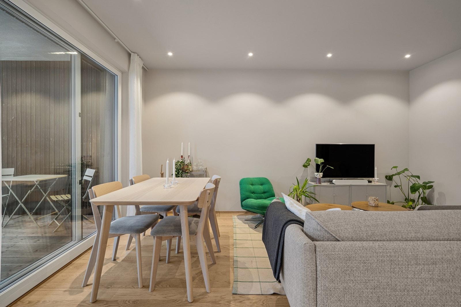 Store vindusflater. Galleribilde