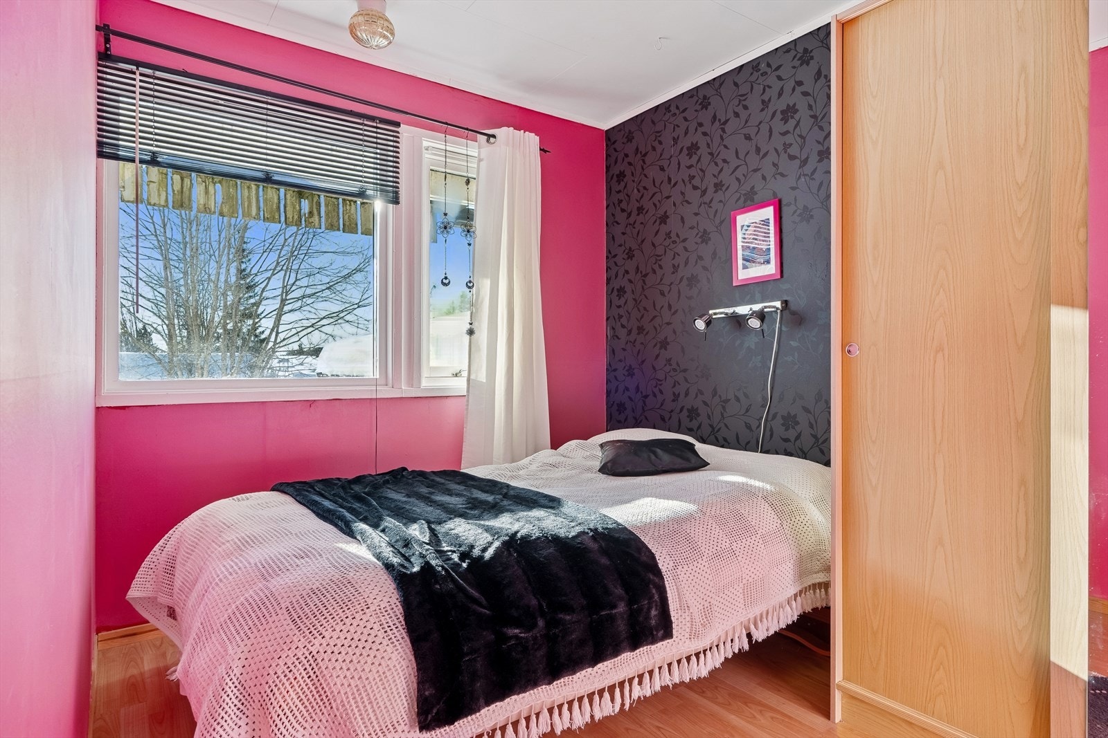 Soverom 2 av (2) på 1.plan. Galleribilde