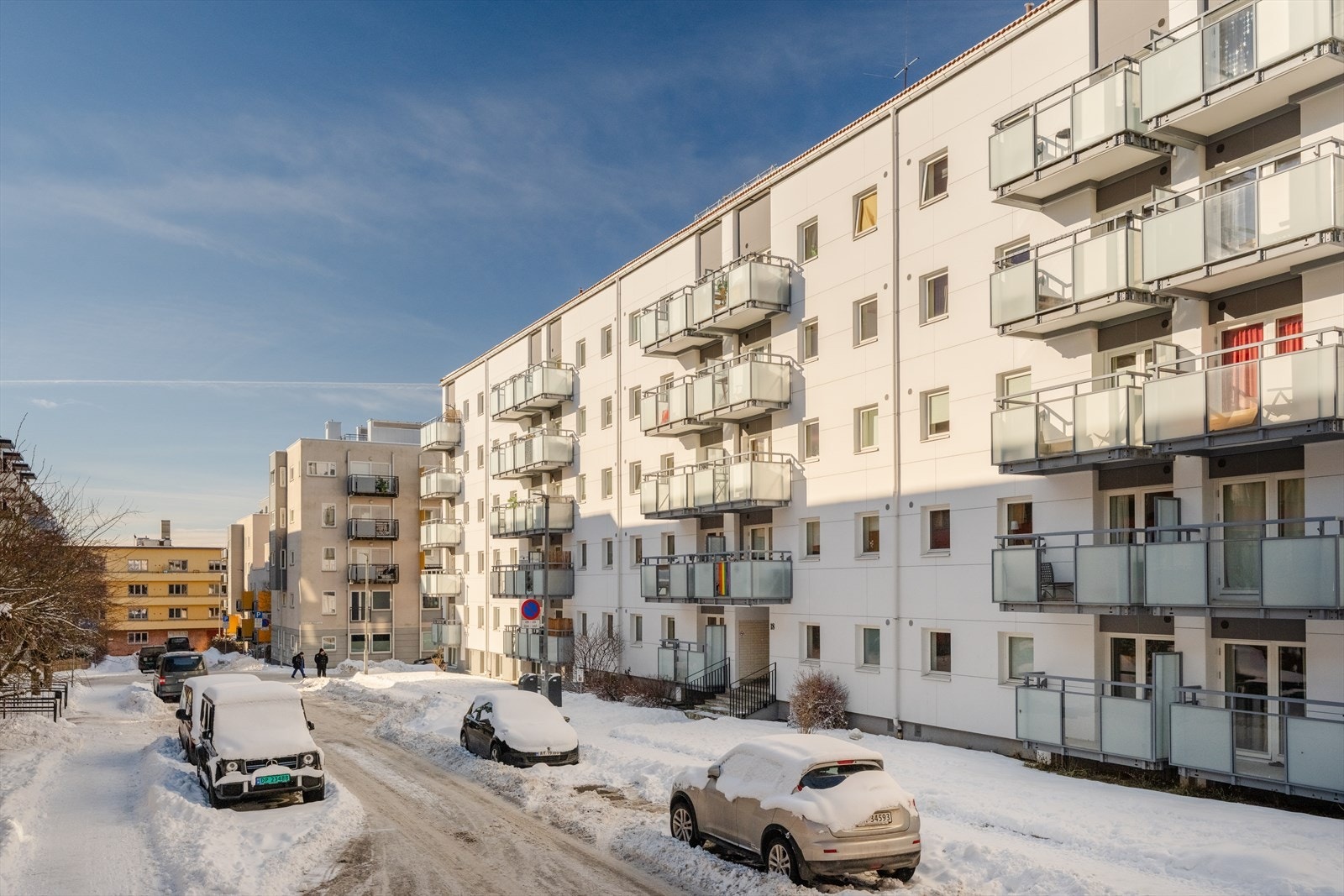 Her bor du tilbaketrukket i et rolig boligområde, med et rikt utvalg av servicetilbud, grønne områder og kollektivmuligheter. Galleribilde