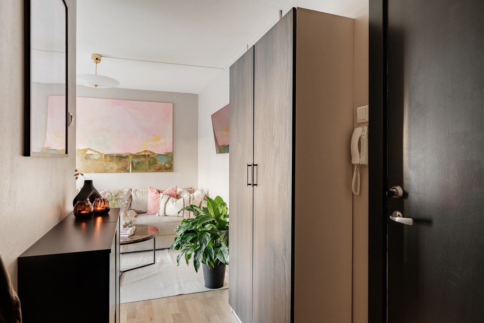 Det er montert dørcallinganlegg. Galleribilde