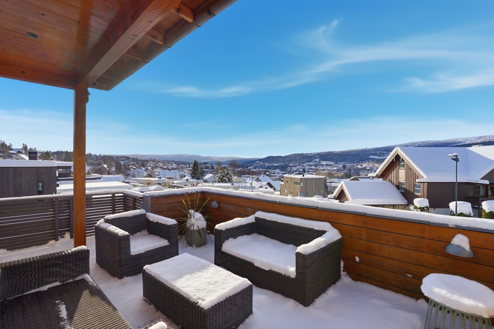 Her kan man nyte gode solforhold og flott utsikt! Galleribilde