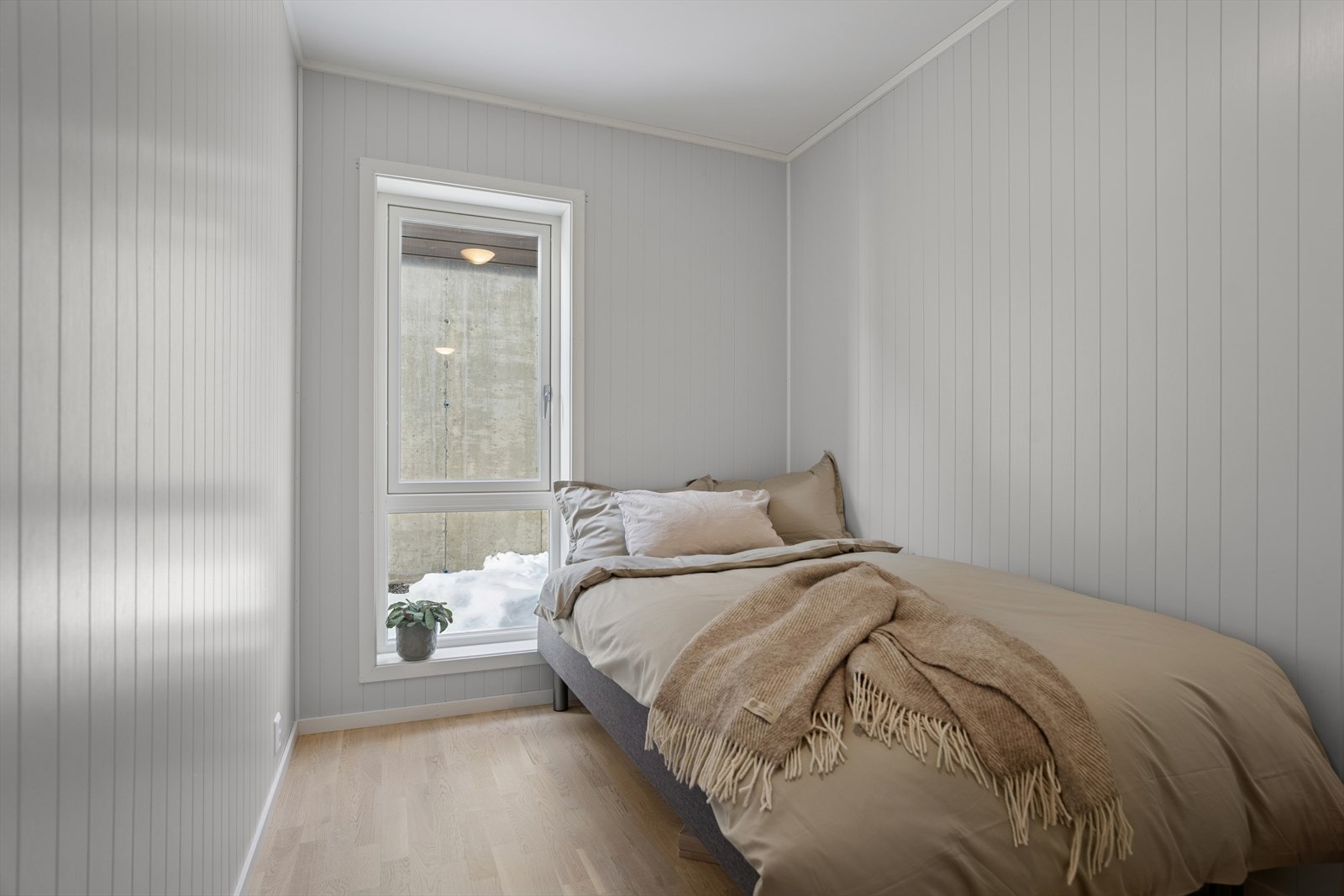 Begge rom har garderobeskap som sikrer praktisk oppbevaring. Galleribilde