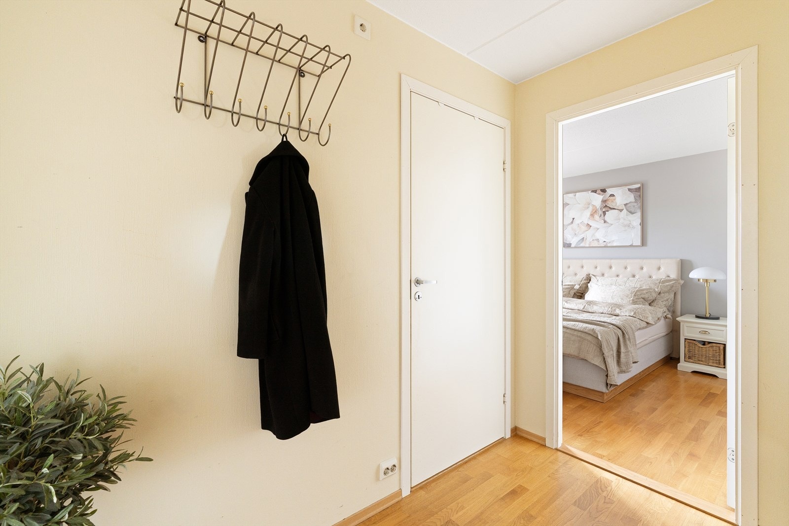 Fra gangen er det direkte tilkomst til soverom. Galleribilde