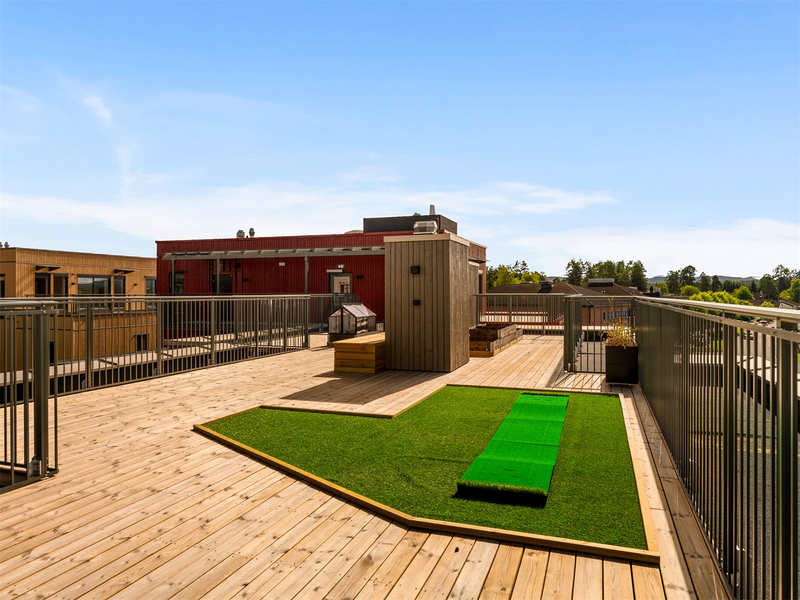 Sameiet har 2 romslige takterrasser som fritt kan benyttes av beboerne. Galleribilde