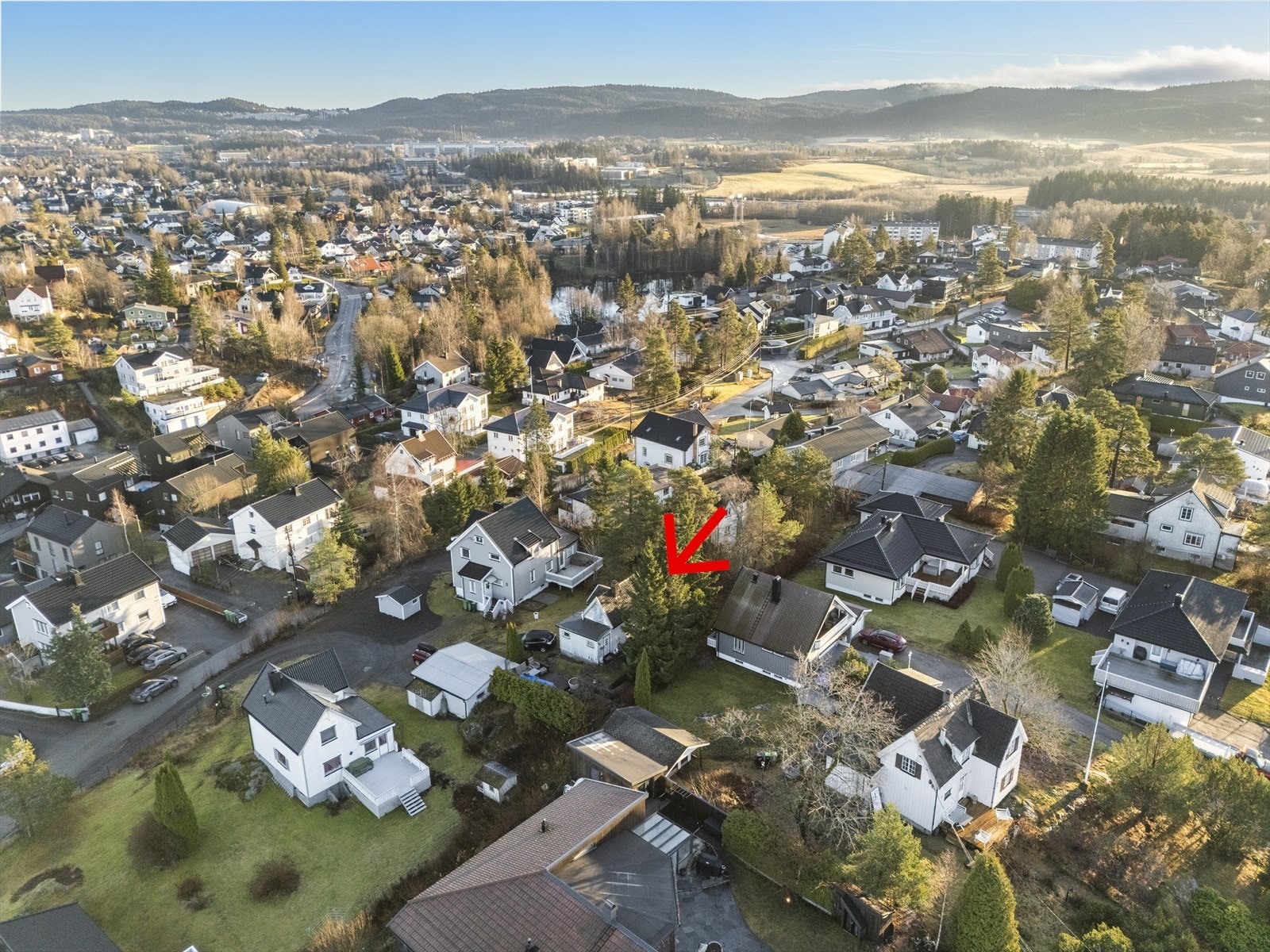 Her bor du med gangavstand til Fjellhamar og Strømmen sentrum med alle servicetilbud. Galleribilde