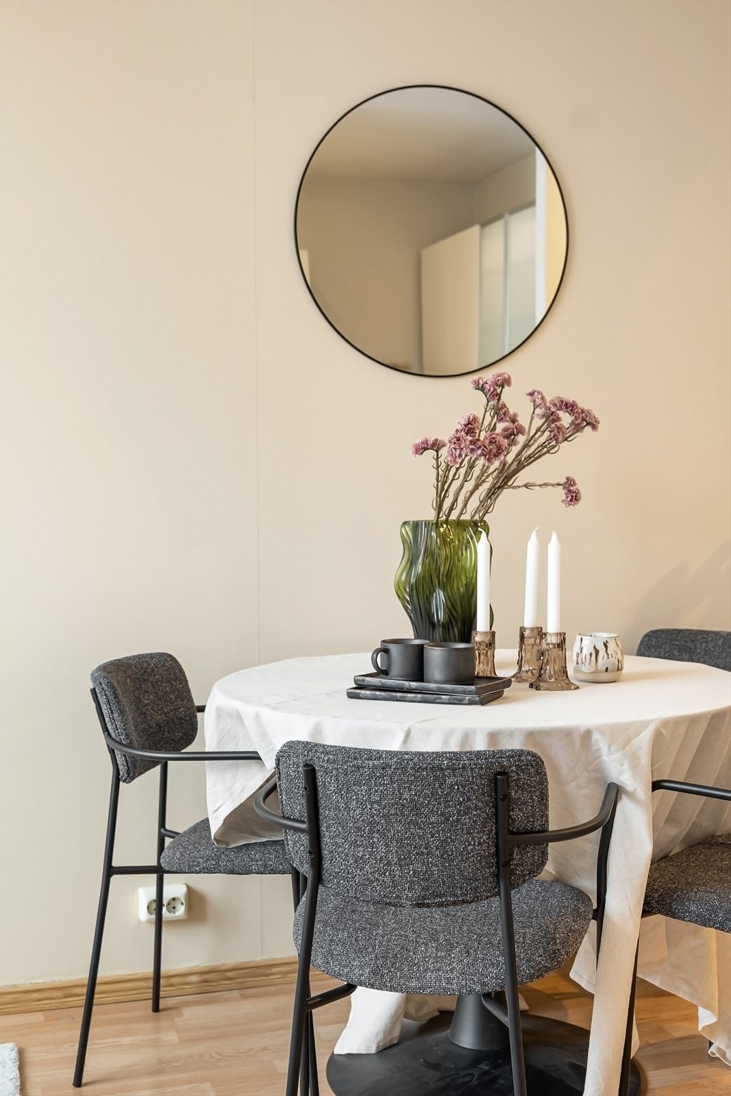 God planløsning med lave felleskostnader gjør leiligheten til det perfekte førstegangskjøp eller utleieobjekt! Galleribilde