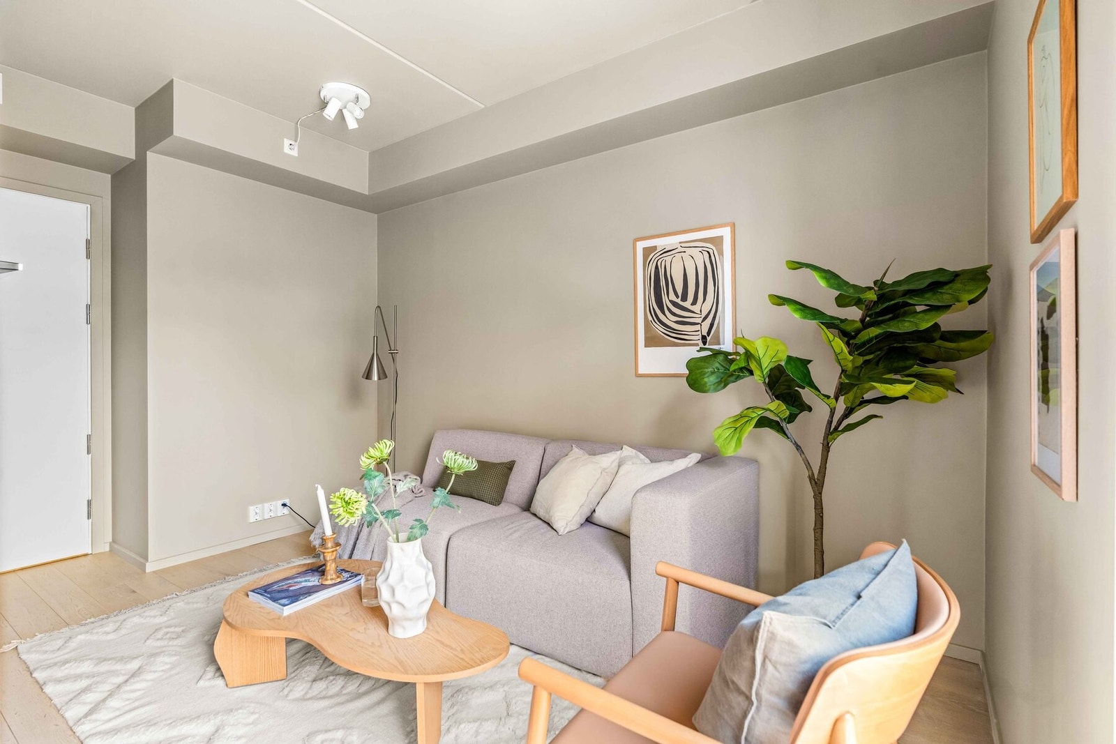 Hybelen har en lys og arealeffektiv planløsning. Galleribilde