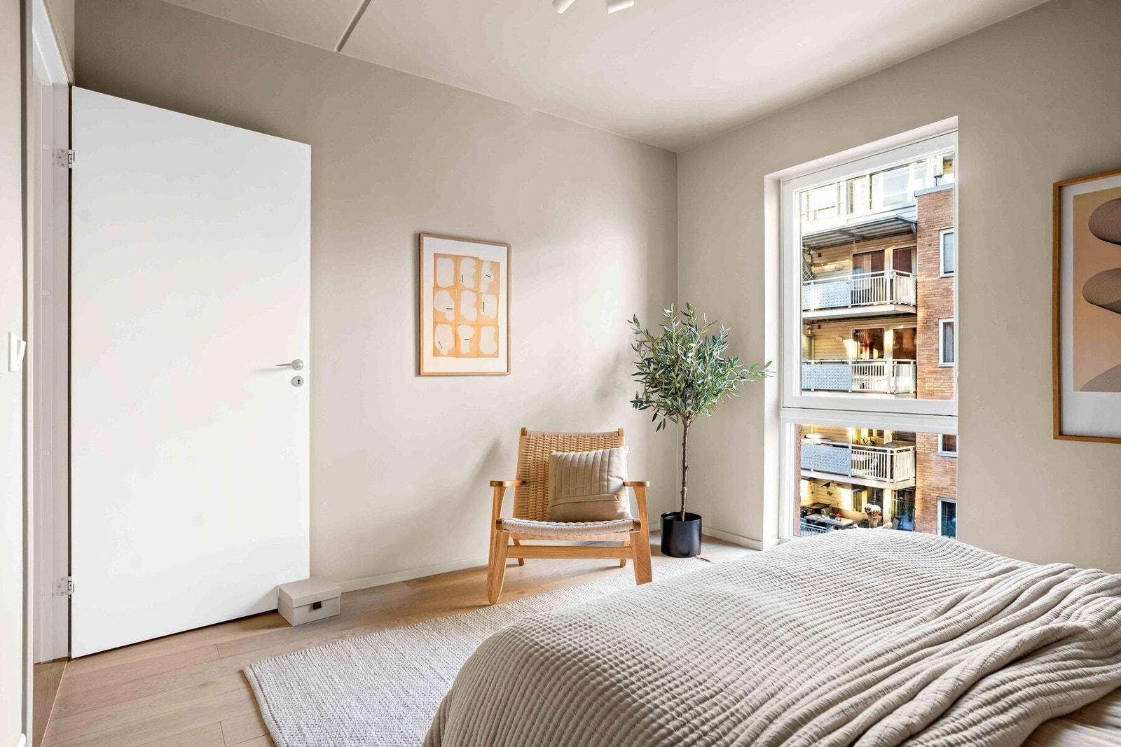 Rommets størrelse gir rom for ulike oppbevaringsmulighetet. Galleribilde