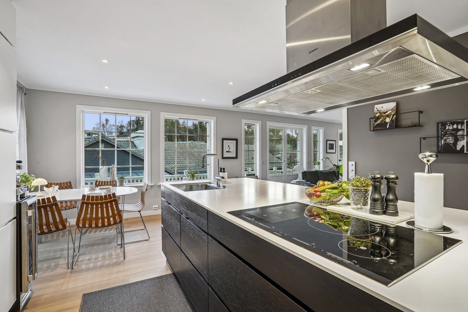 Påkostet kjøkken fra kvalitetsleverandøren Kvik som var nytt i 2015. Galleribilde