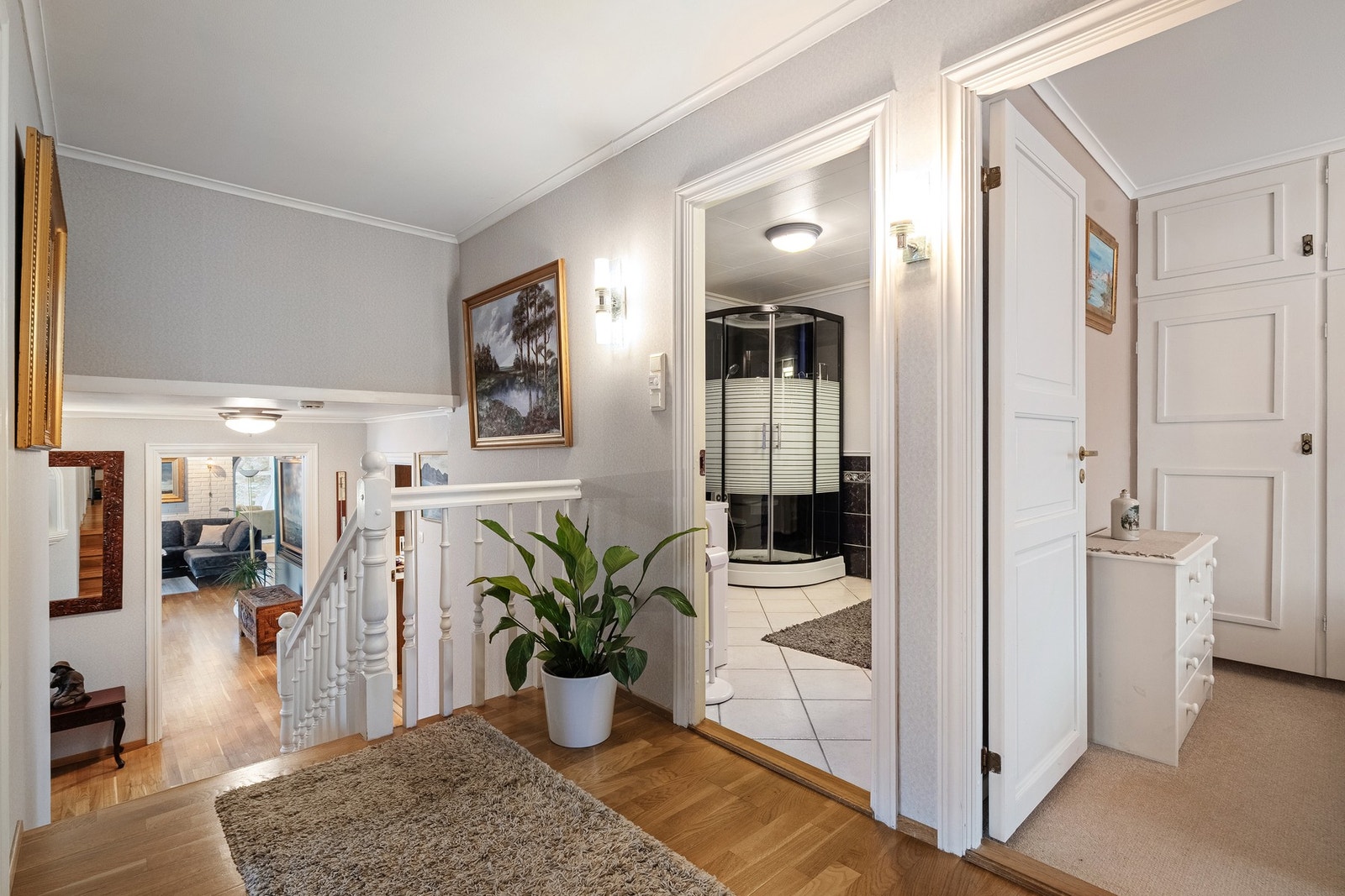 Videre tilkomst til boligen øvrige rom. Galleribilde