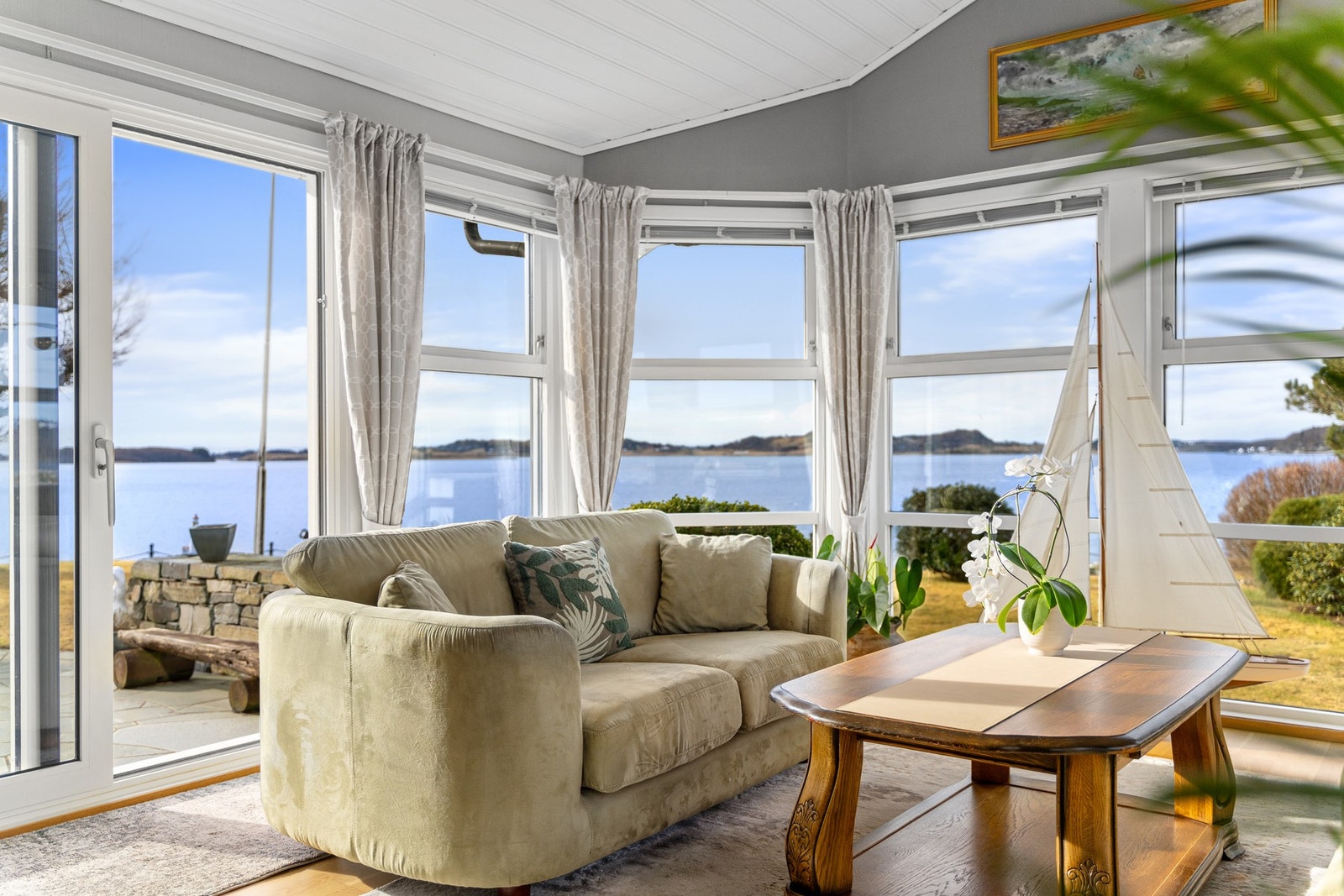 Sømløs overgang mellom inne og ute, veldig familievennlig. Galleribilde