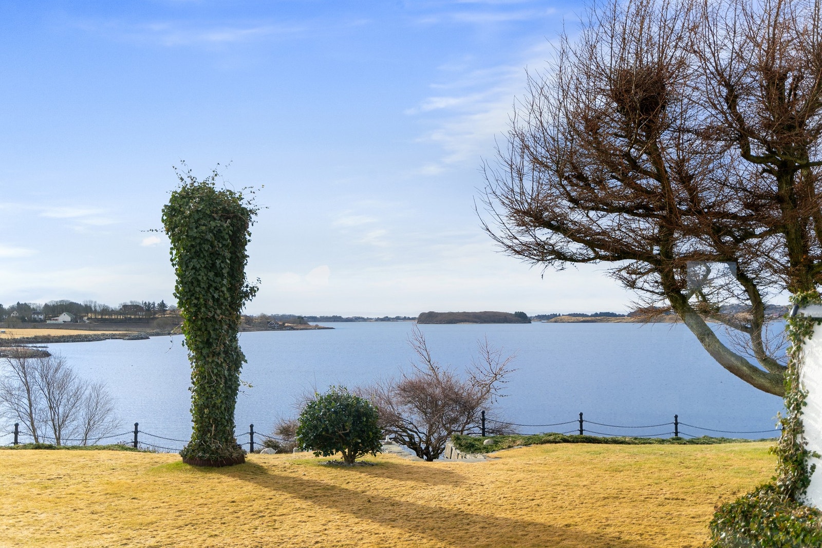 Nyt utsikten hele året. Galleribilde