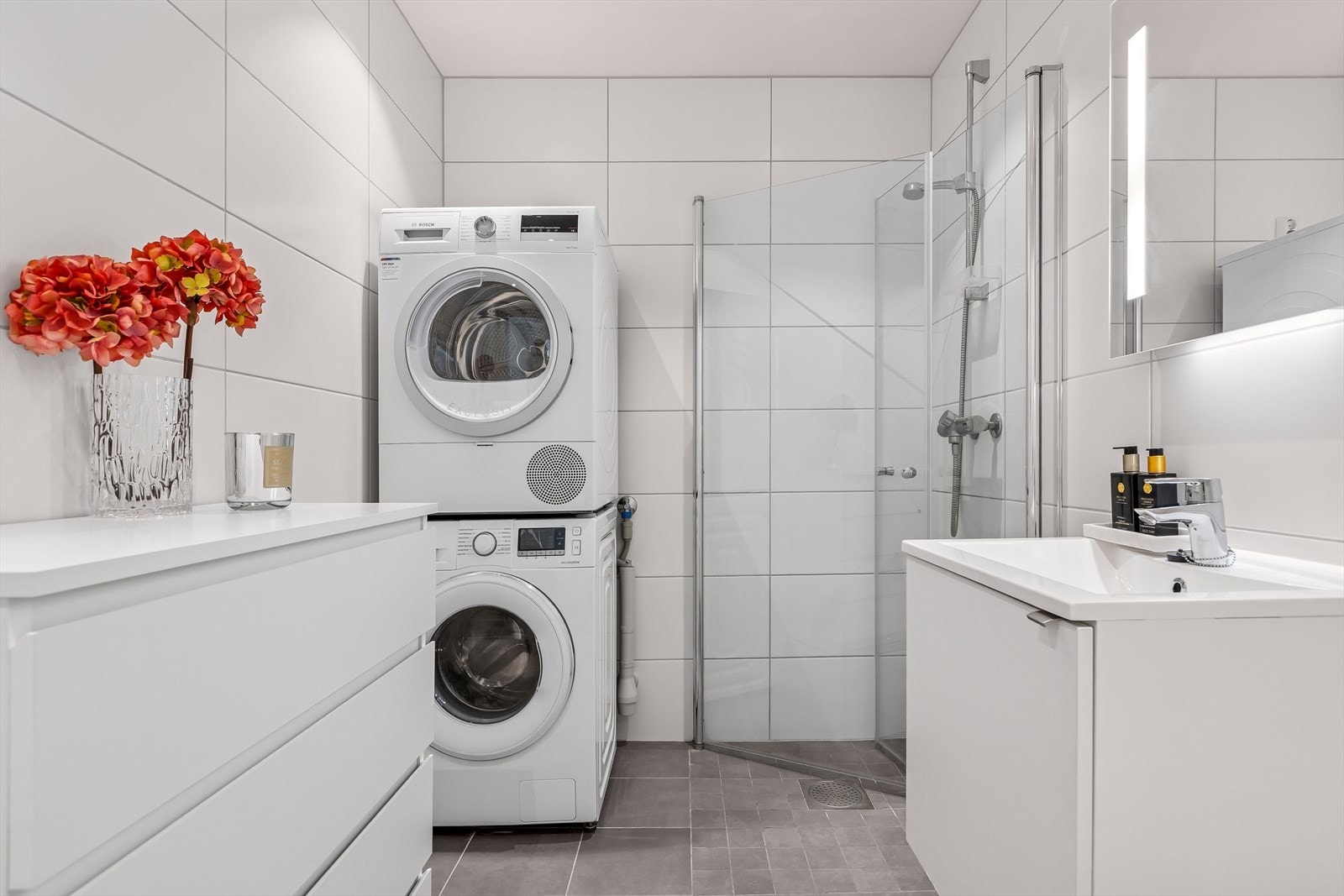 Delikat baderom på ca. 4,3 kvm, med TG1 vurdering av takstmann. Galleribilde