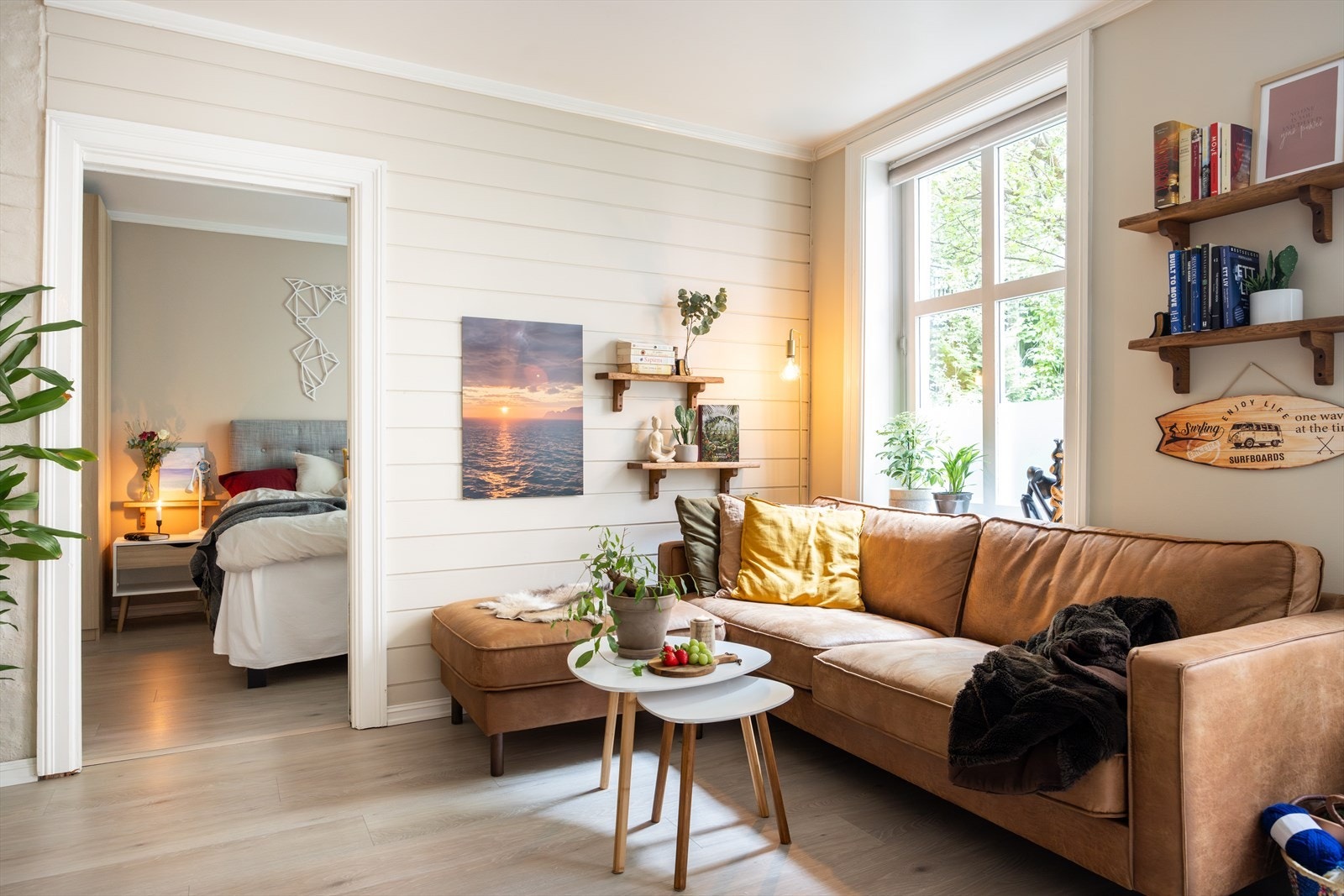 Leiligheten består av entré, stue/kjøkken, bad og soverom. Galleribilde