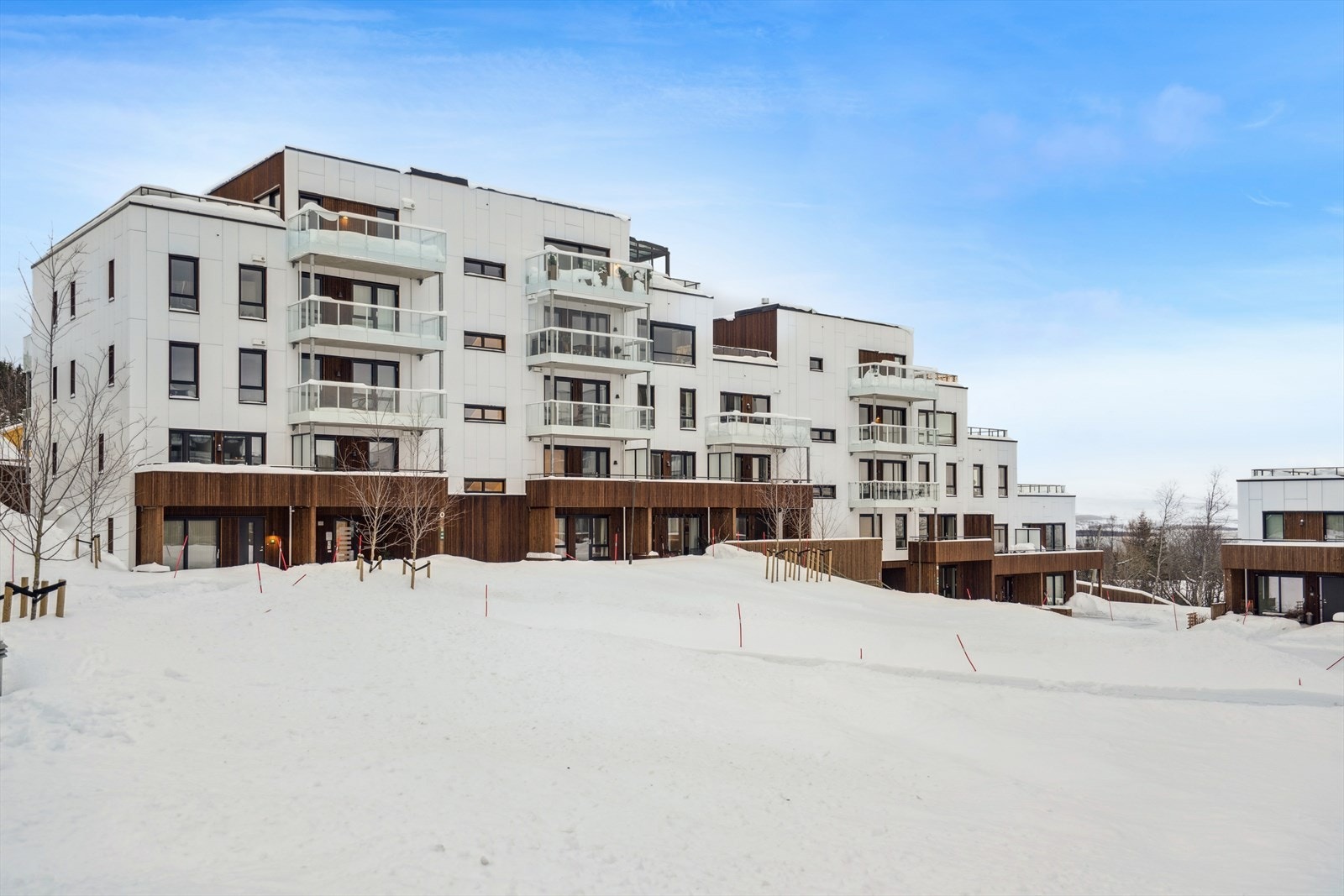 Leiligheten ligger i andre etasje og er gjennomgående i blokken. Galleribilde