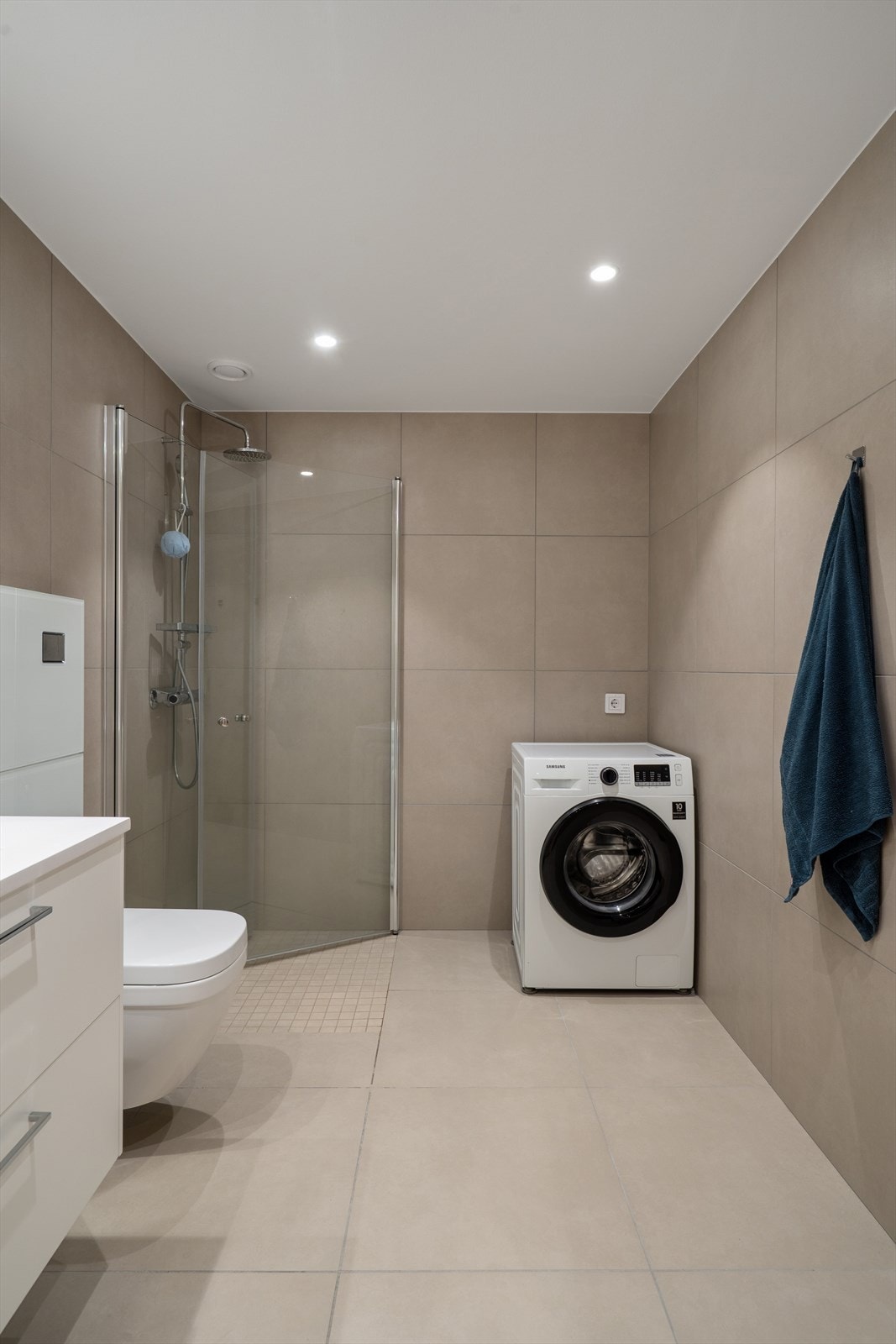 Opplegg for vaskemaskin på bad. Galleribilde