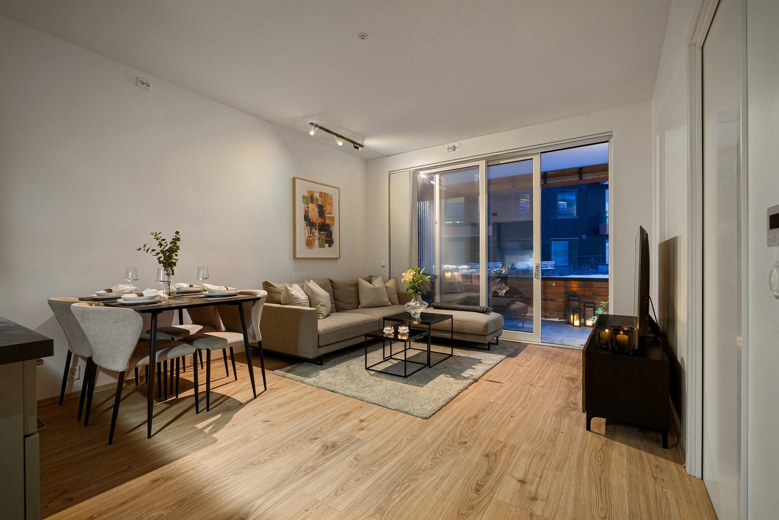 EiendomsMegler 1 v/ Martin Mitani har gleden av å presentere Ladebekken 40! En moderne & romslig 2-roms selveierleilighet. Galleribilde