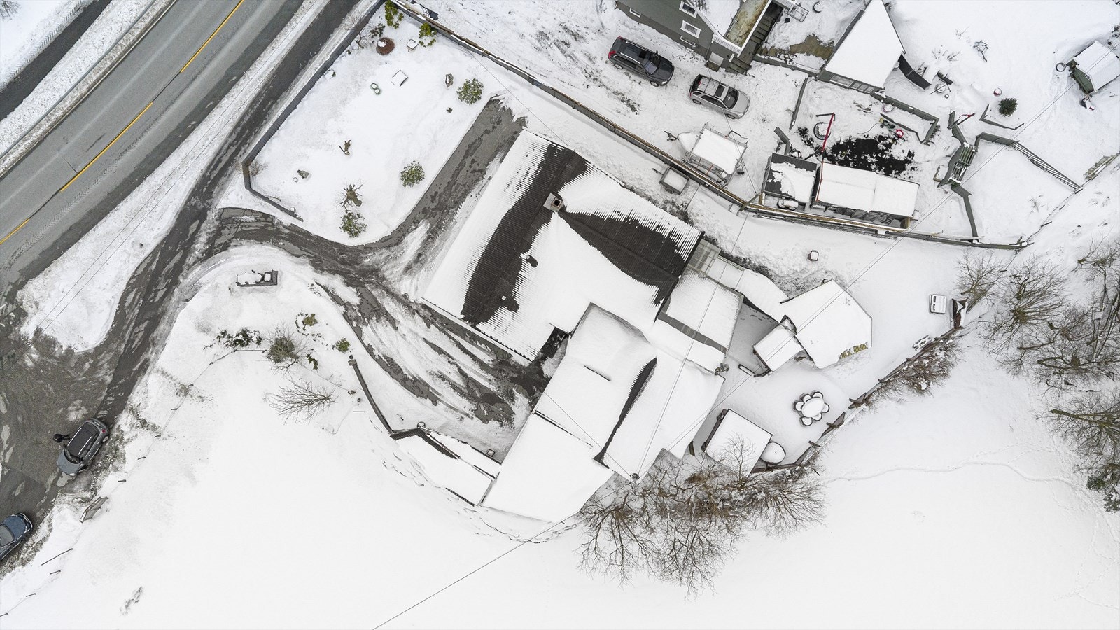 Eiendommen består av to gårds- og bruksnummer som har et samlet areal på 1 259,7 kvm Galleribilde