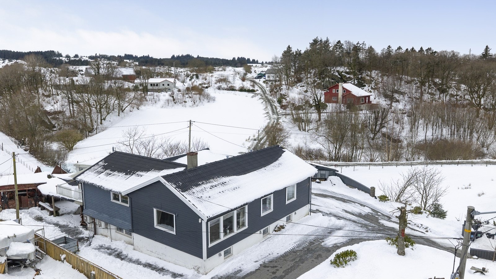 Fiskåen 4 er en innholdsrik enebolig som er innredet over to plan Galleribilde