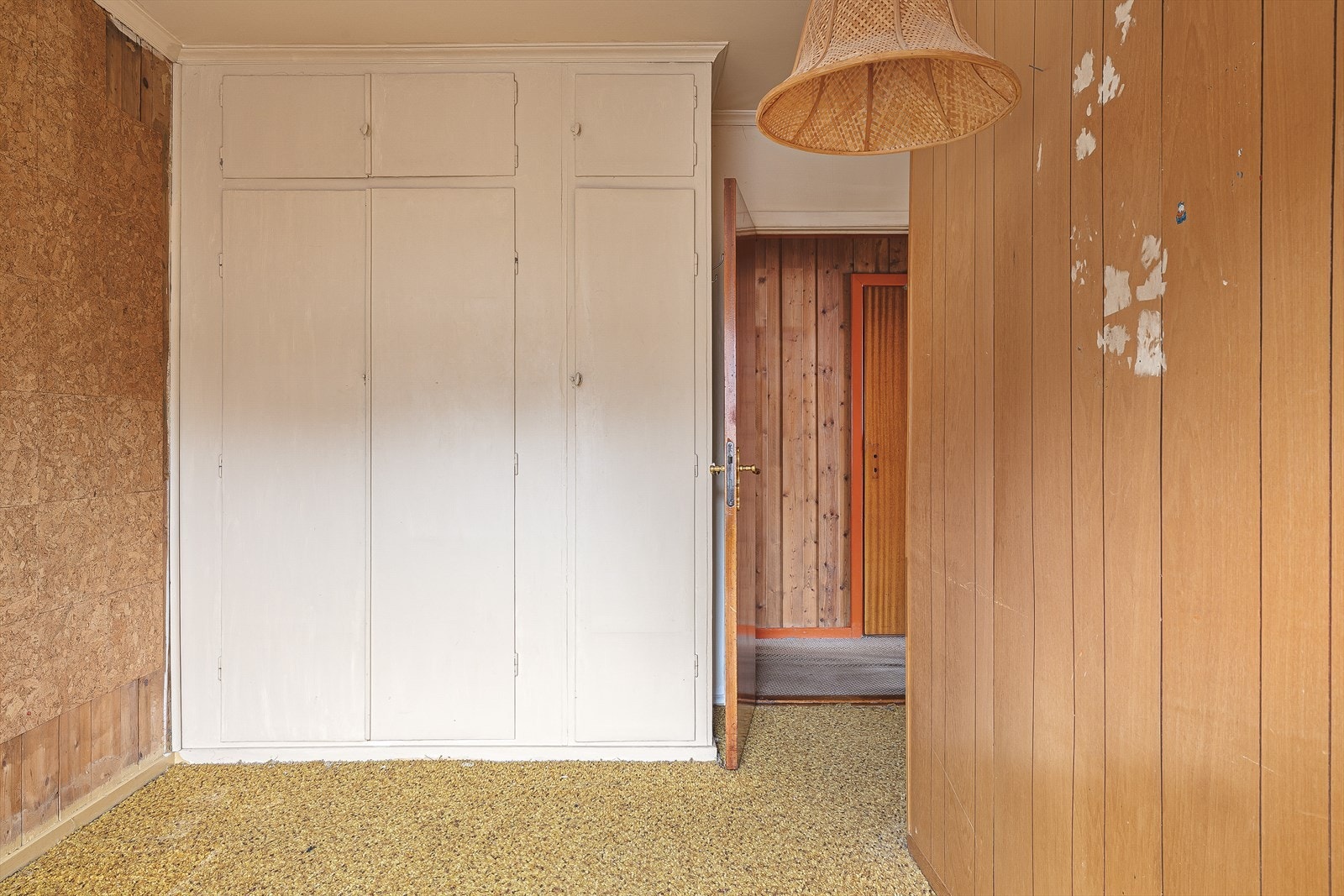 Plass til seng, garderobeskap og/eller annet soveromsmøblement. Galleribilde