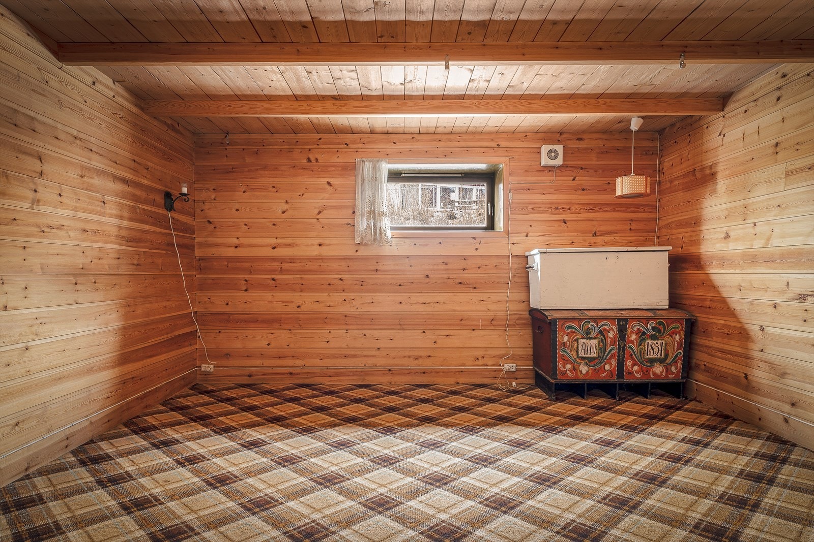 Kjellerstue er på 18,9m² (tidligere tørkerom) Galleribilde