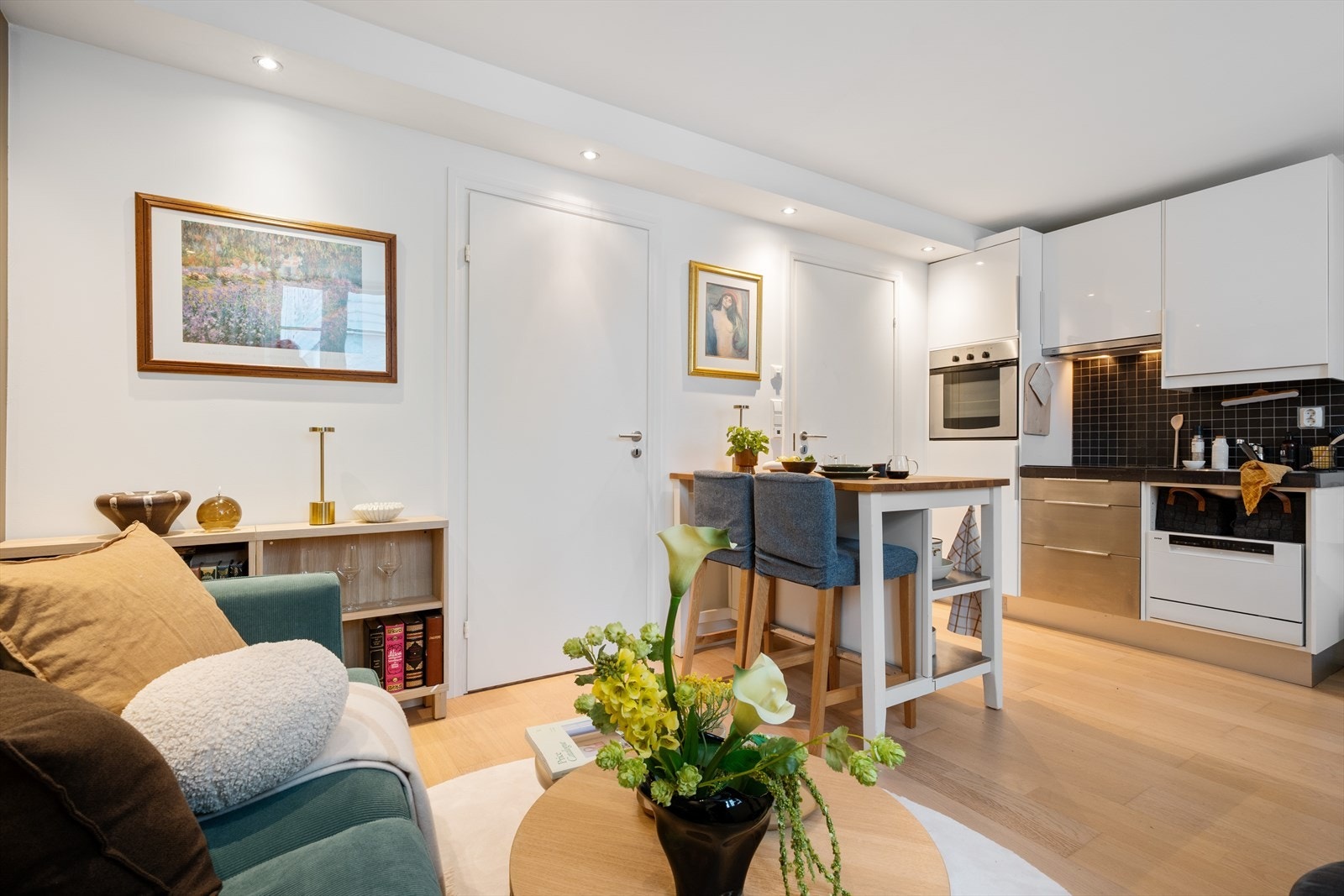 En sjarmerende og arealeffektiv 2-romsleilighet med sentral beliggenhet. Galleribilde