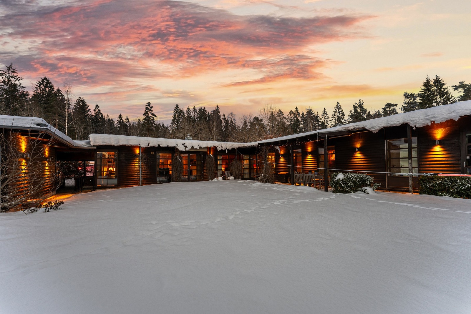 Velkommen til Melkeveien 47 B, presentert av Christian L Mathiesen. Galleribilde