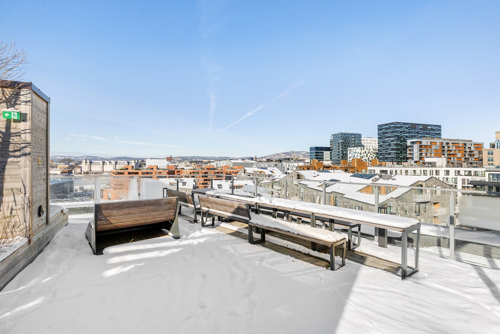 Beliggenheten er fredelig og tilbaketrukket, samtidig som du har bylivets puls og kvaliteter rett utenfor døren. Galleribilde