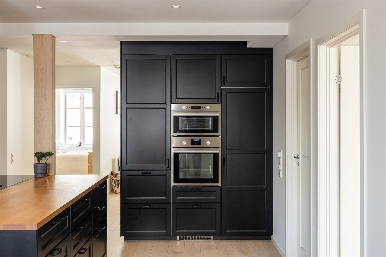 Kjøkkenet holder en pen standard og er vurdert til tilstandsgrad 1 av takstmann. Galleribilde