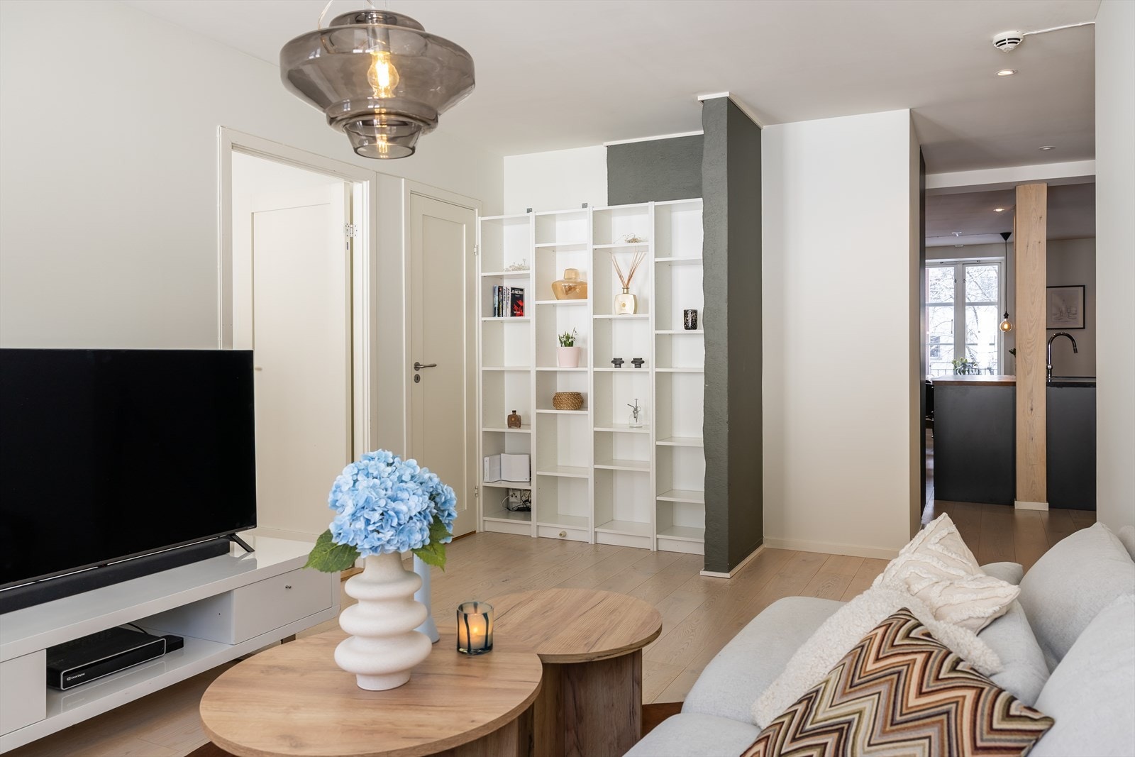 Dersom det er ønskelig med større stue, så kan man fjerne et eller begge soverommene til fordel for større stue. Galleribilde