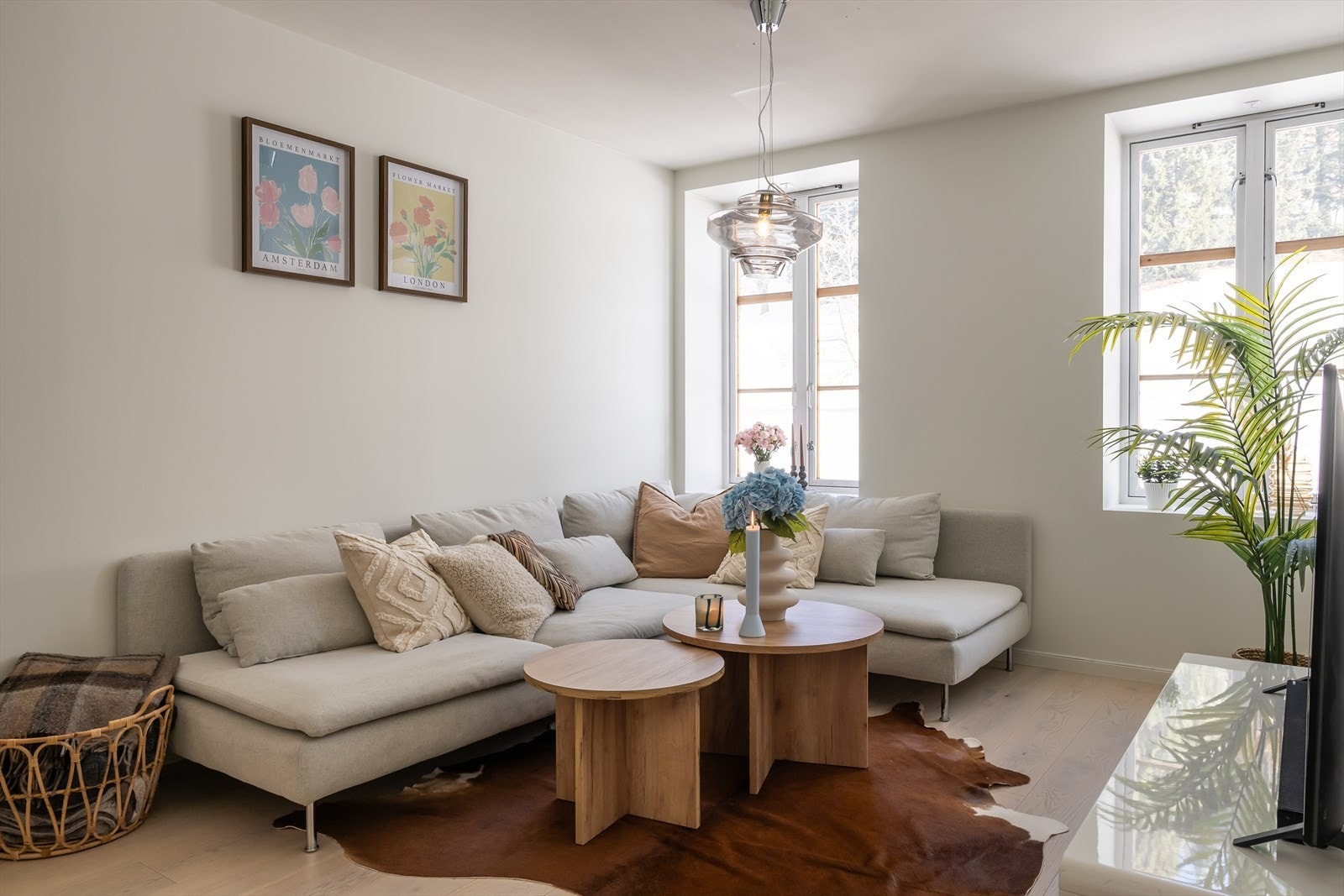 Leilighetens stue er på 18,5m² og byr på gode møbleringsmuligheter. Galleribilde