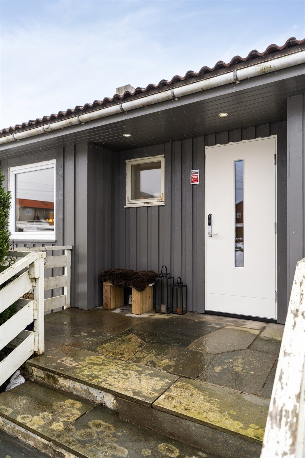 Pent inngangsparti med skifer Galleribilde