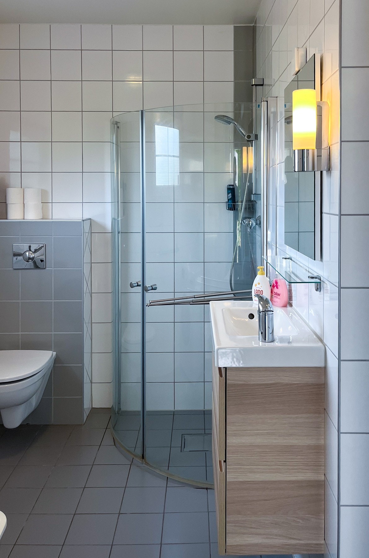 Bad i 1.etasje tilknyttet utleiedelen. Galleribilde