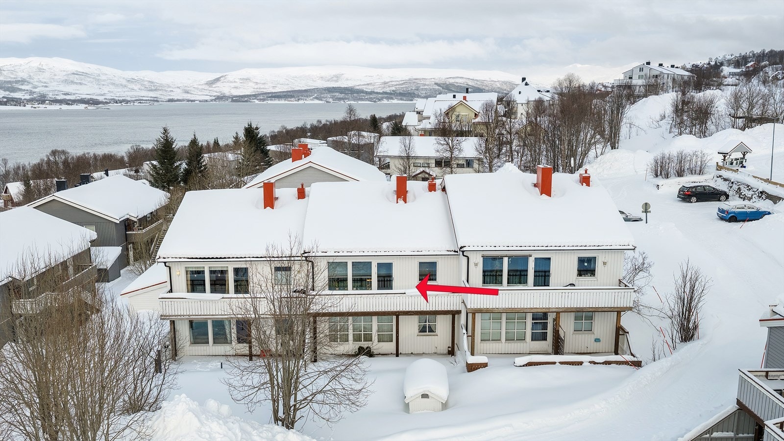 Fin intern plassering i andre etasje i et godt driftet sameie bestående av 24 seksjoner. Tak er nylig blitt byttet Galleribilde