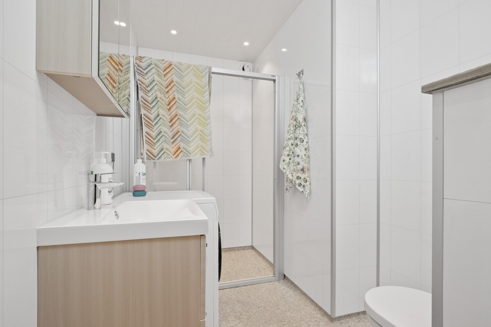 Bad i ene hybeldel Galleribilde